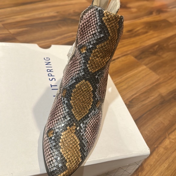 Call It Spring Boot (Kenzie) - Picture 2 of 5